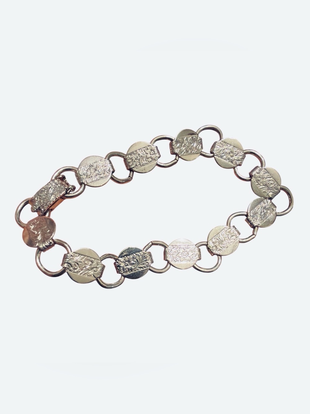 Vintage 1959 Sarah Coventry “Young & Gay”Elegant Silver-Tone Disc Link Bracelet